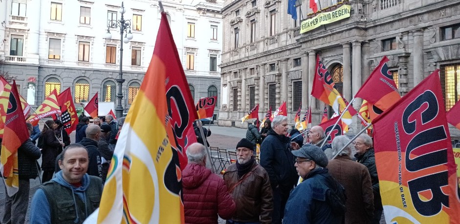 Scopri di più sull'articolo Presidio dei sindacati di base sotto Palazzo Marino per lanciare lo ScioperoGenerale del 2 Dicembre a Milano