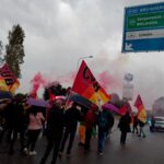 I lavoratori bloccano rotonda di via dell'artigianato davanti a Ikea Carugate.