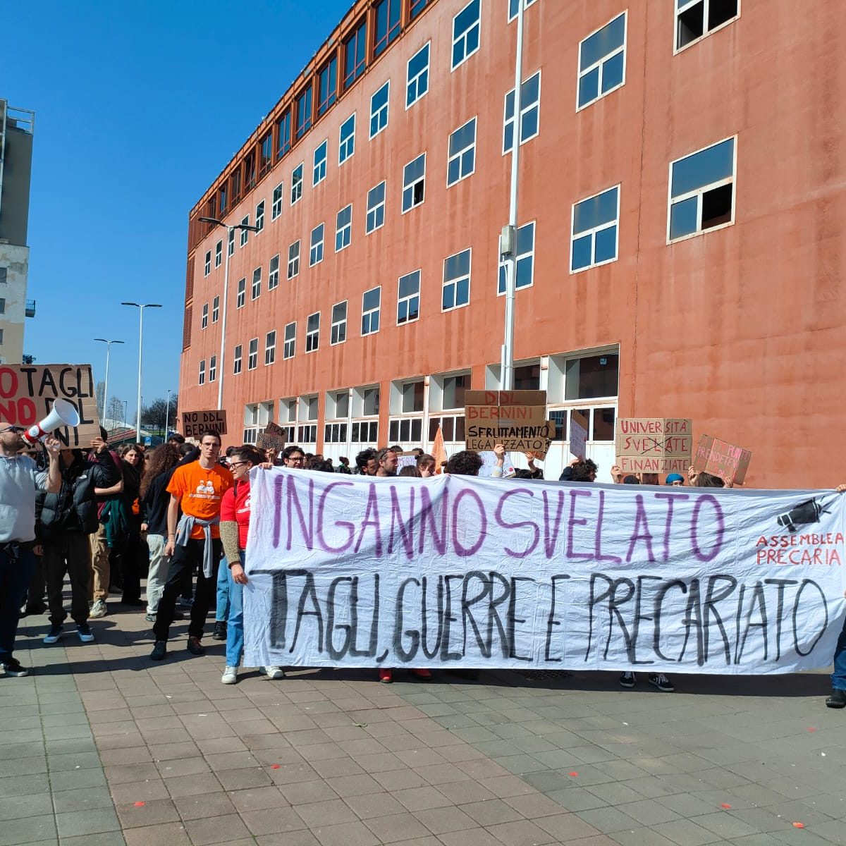 Scopri di più sull'articolo 12 maggio: sciopero nazionale nelle università