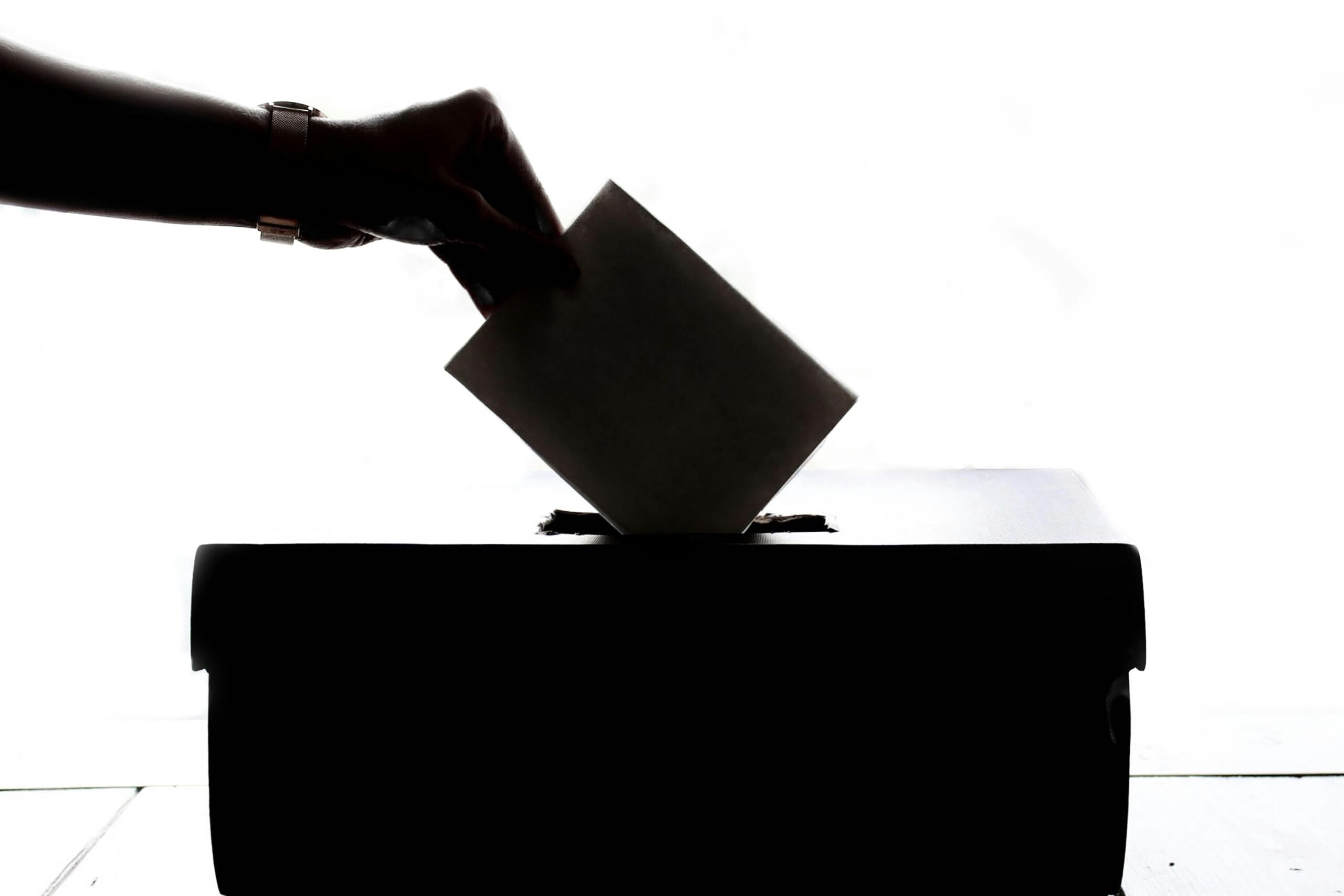 Scopri di più sull'articolo Dopo i referendum, tornare alla lotta sociale!